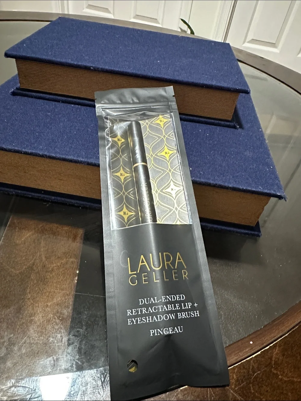 Laura Geller Black Dual-Ended Retractable Lip & Eyeshadow Brush with Gold Accent